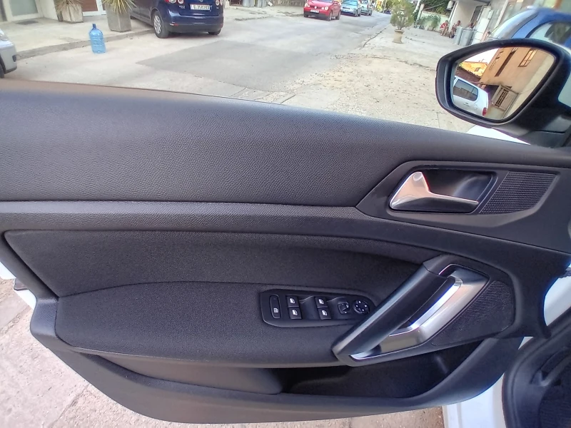 Peugeot 308, снимка 8 - Автомобили и джипове - 51195924