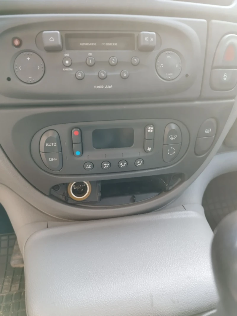 Renault Scenic, снимка 3 - Автомобили и джипове - 53140258