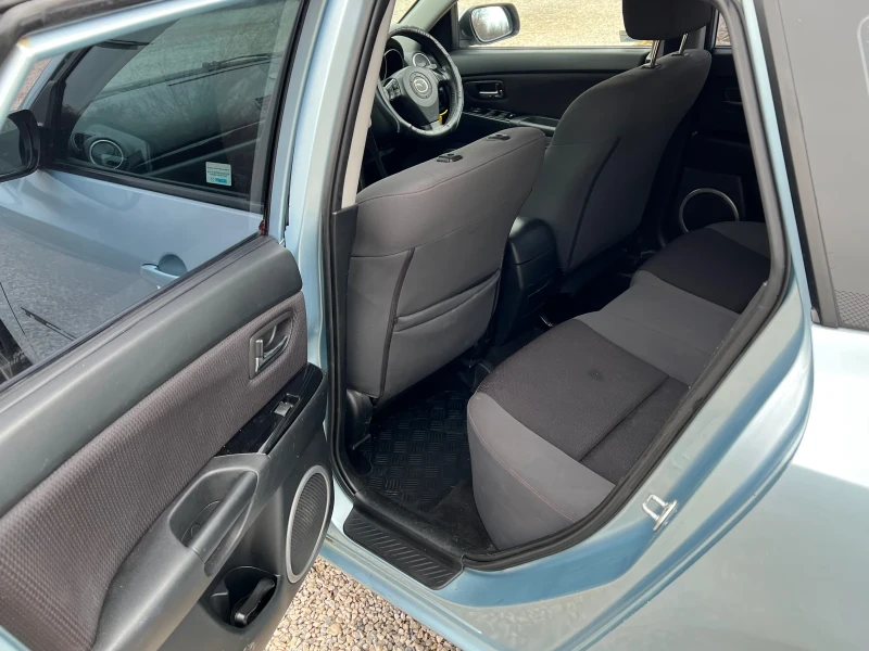 Mazda 3 1.6 LPG, снимка 11 - Автомобили и джипове - 53356556