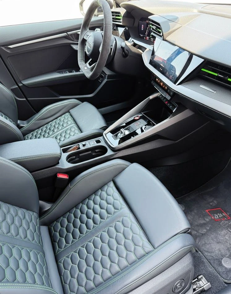 Audi Rs3 Limousine 2.5 TFSI S tronic quattro , снимка 11 - Автомобили и джипове - 50662879