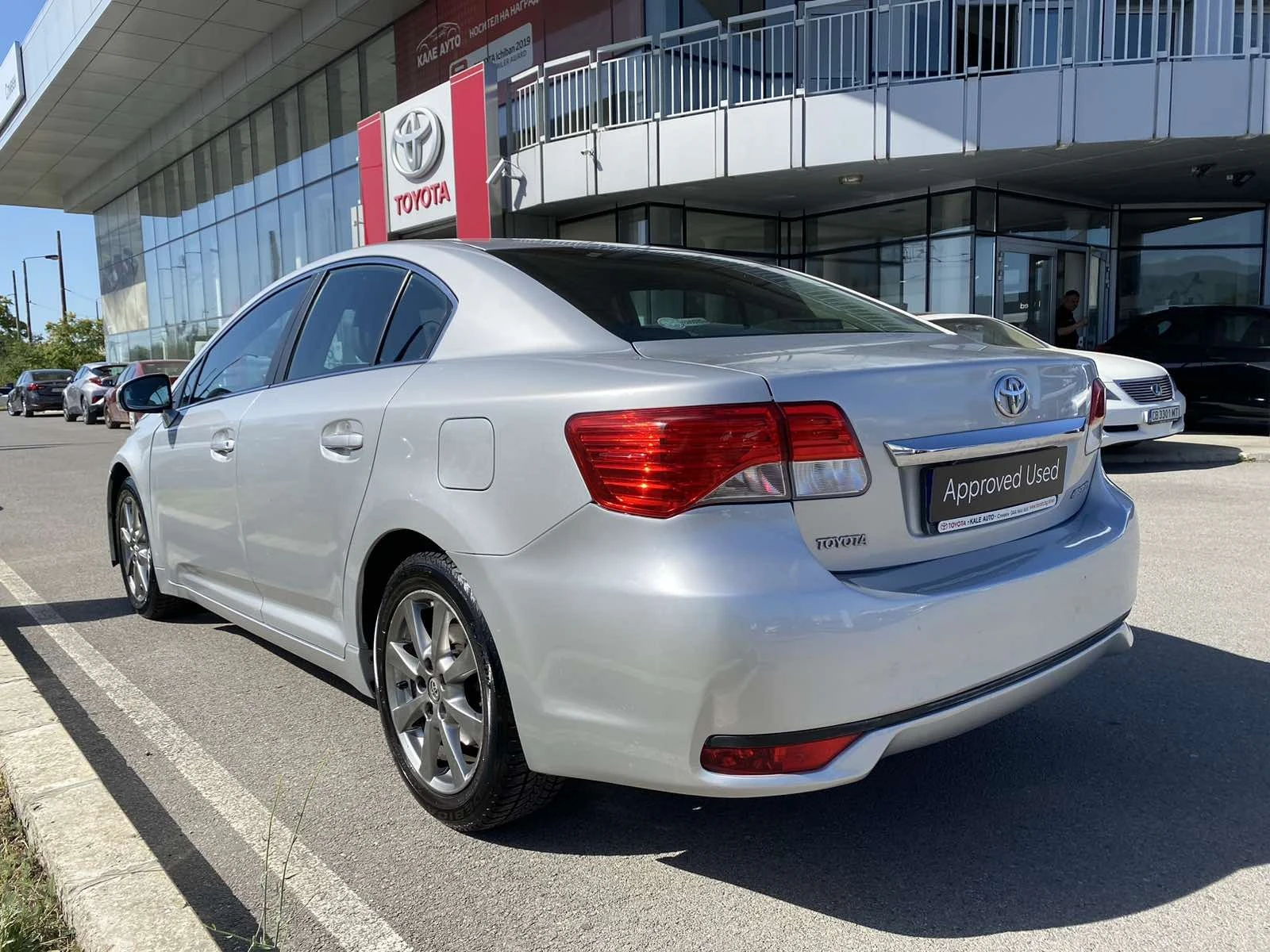 Toyota Avensis 2.2 D Executive - изображение 5