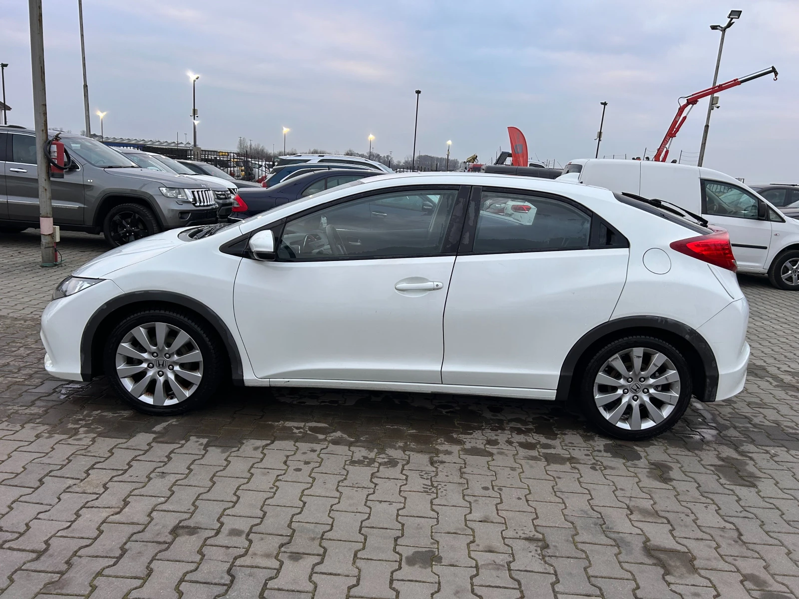 Honda Civic 1.6DTEC KAMERA EURO 5 - изображение 9