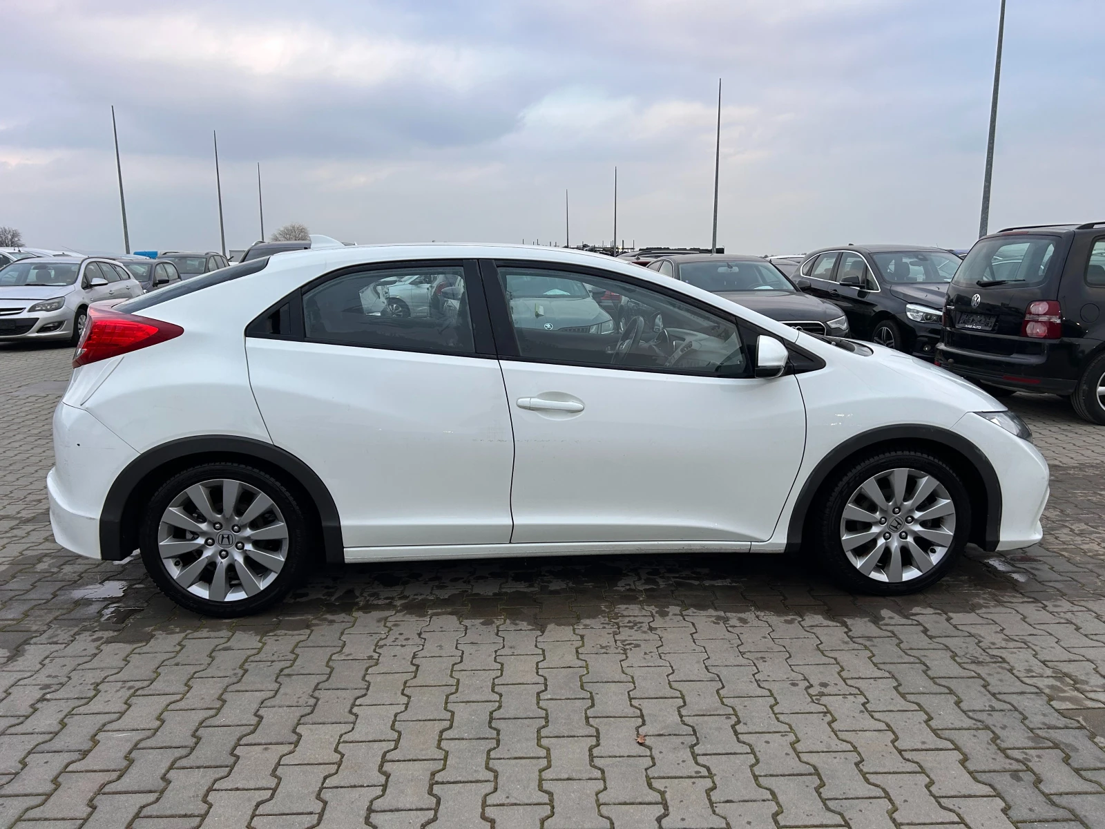 Honda Civic 1.6DTEC KAMERA EURO 5 - изображение 5