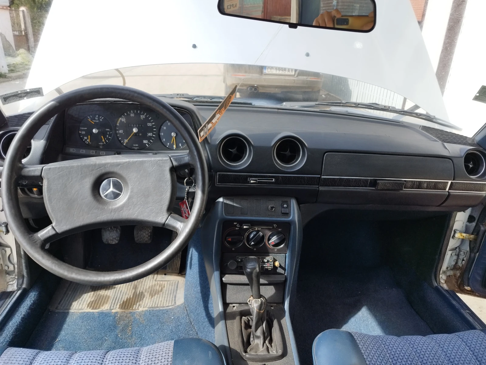 Mercedes-Benz 123  - изображение 9