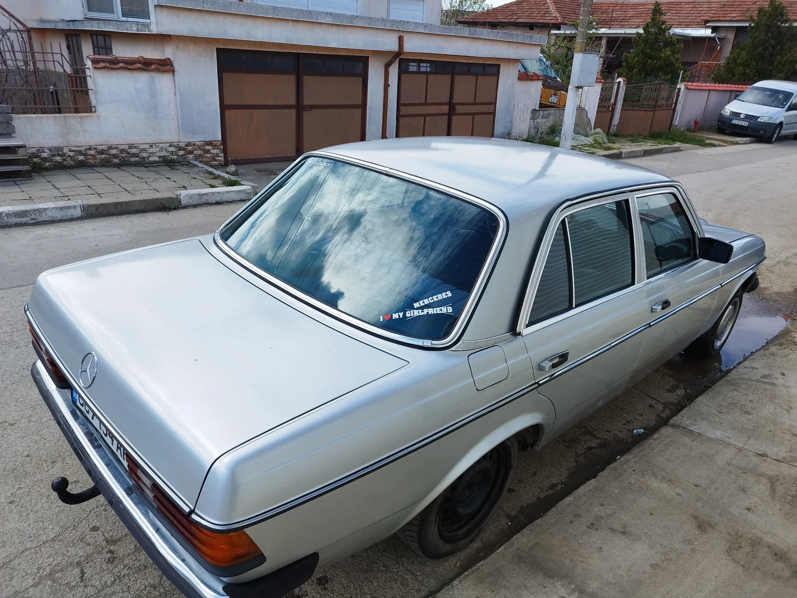 Mercedes-Benz 123  - изображение 7