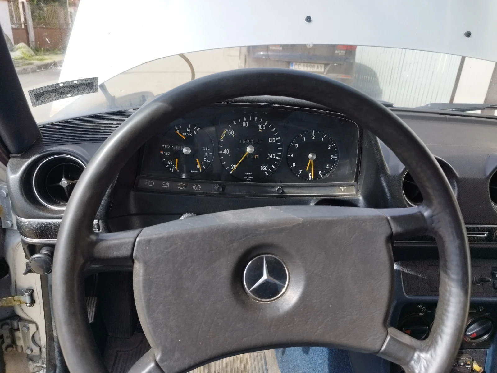 Mercedes-Benz 123  - изображение 10