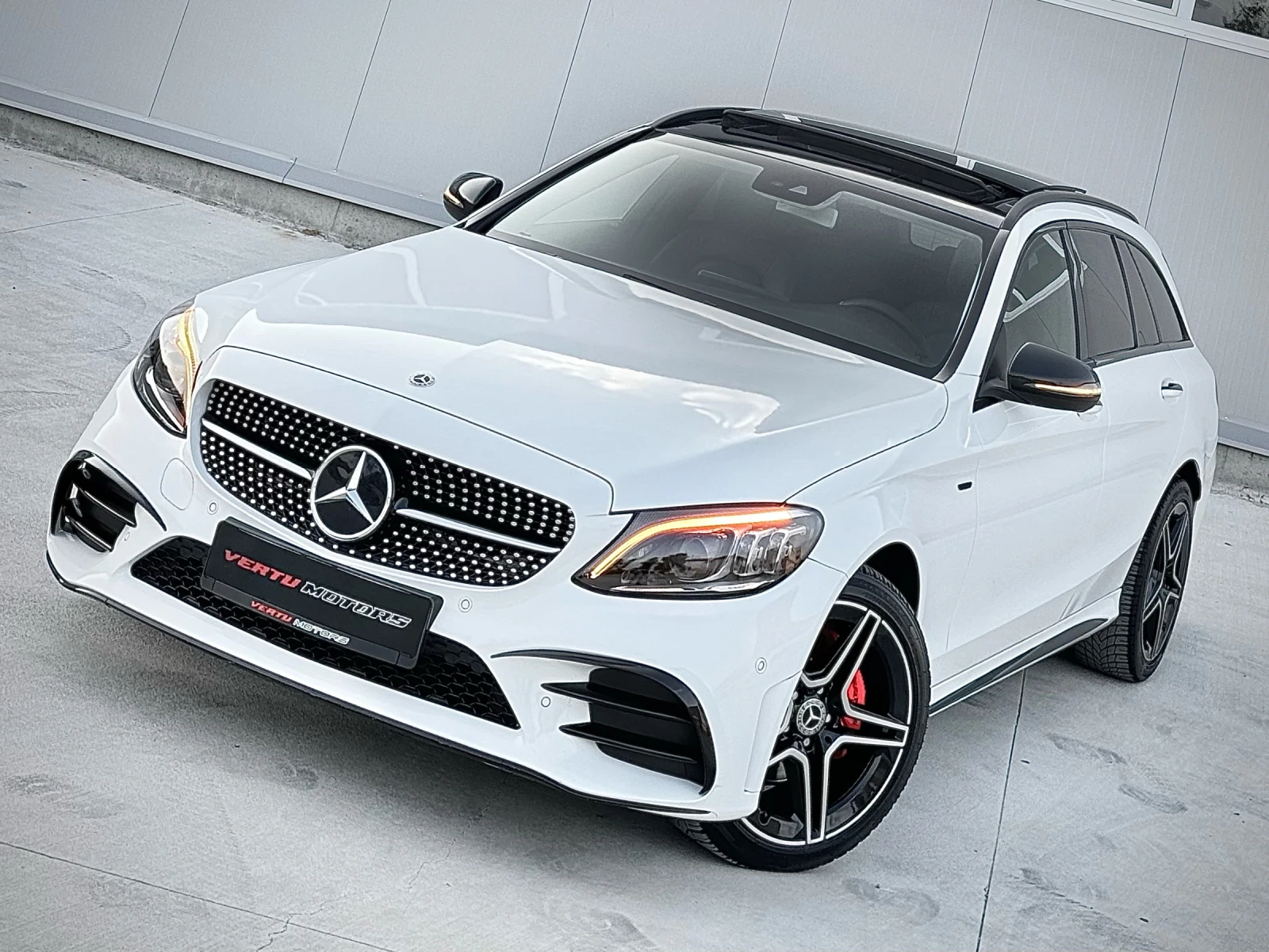 Mercedes-Benz C 220 AMG/ 4MATIC/ 9G/ PANO/ NIGHT PACK/ MULTIBEAM - изображение 4