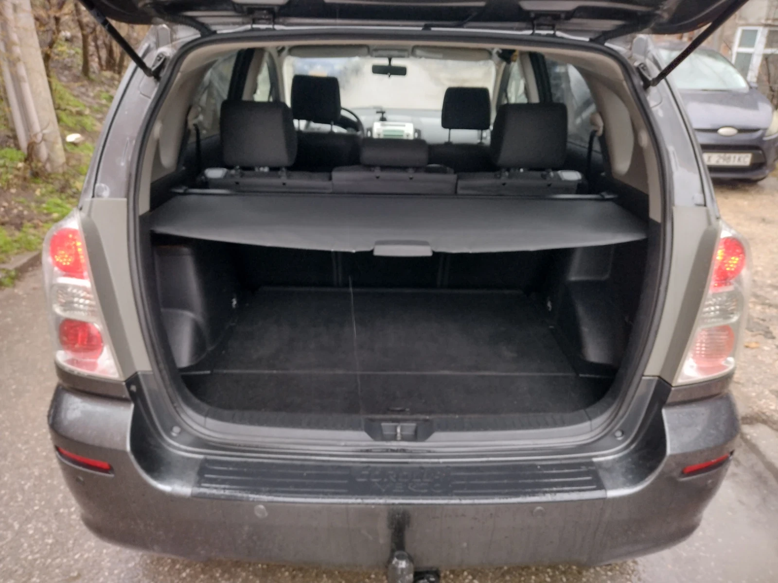Toyota Corolla verso 2.0 d4d 136 КС. - изображение 10