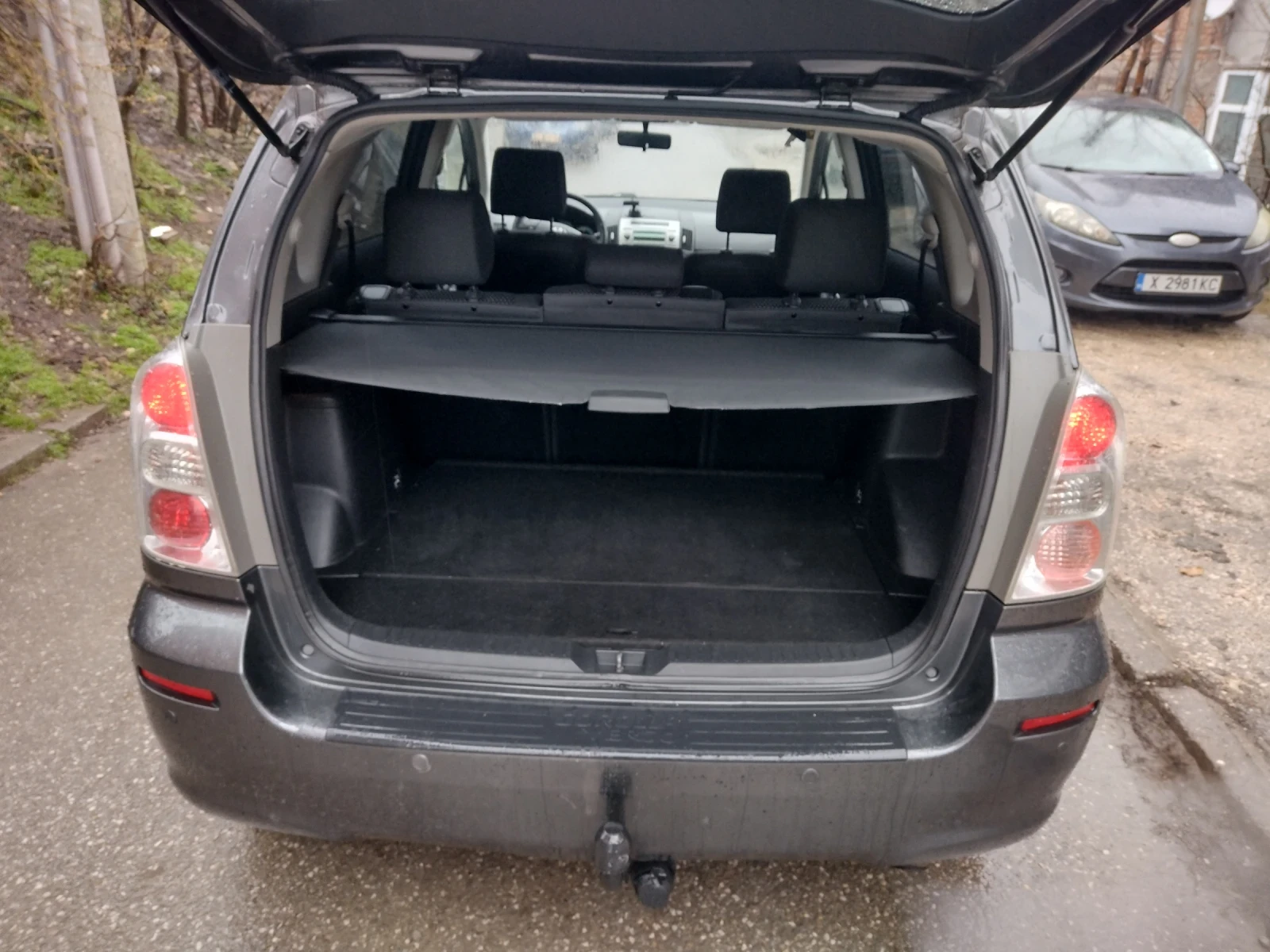 Toyota Corolla verso 2.0 d4d 136 КС. - изображение 8