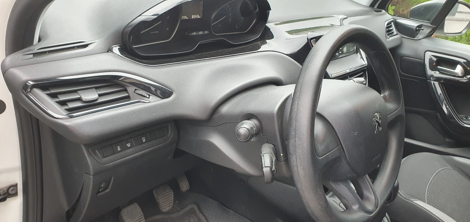 Peugeot 208 1.6 HDI - изображение 10