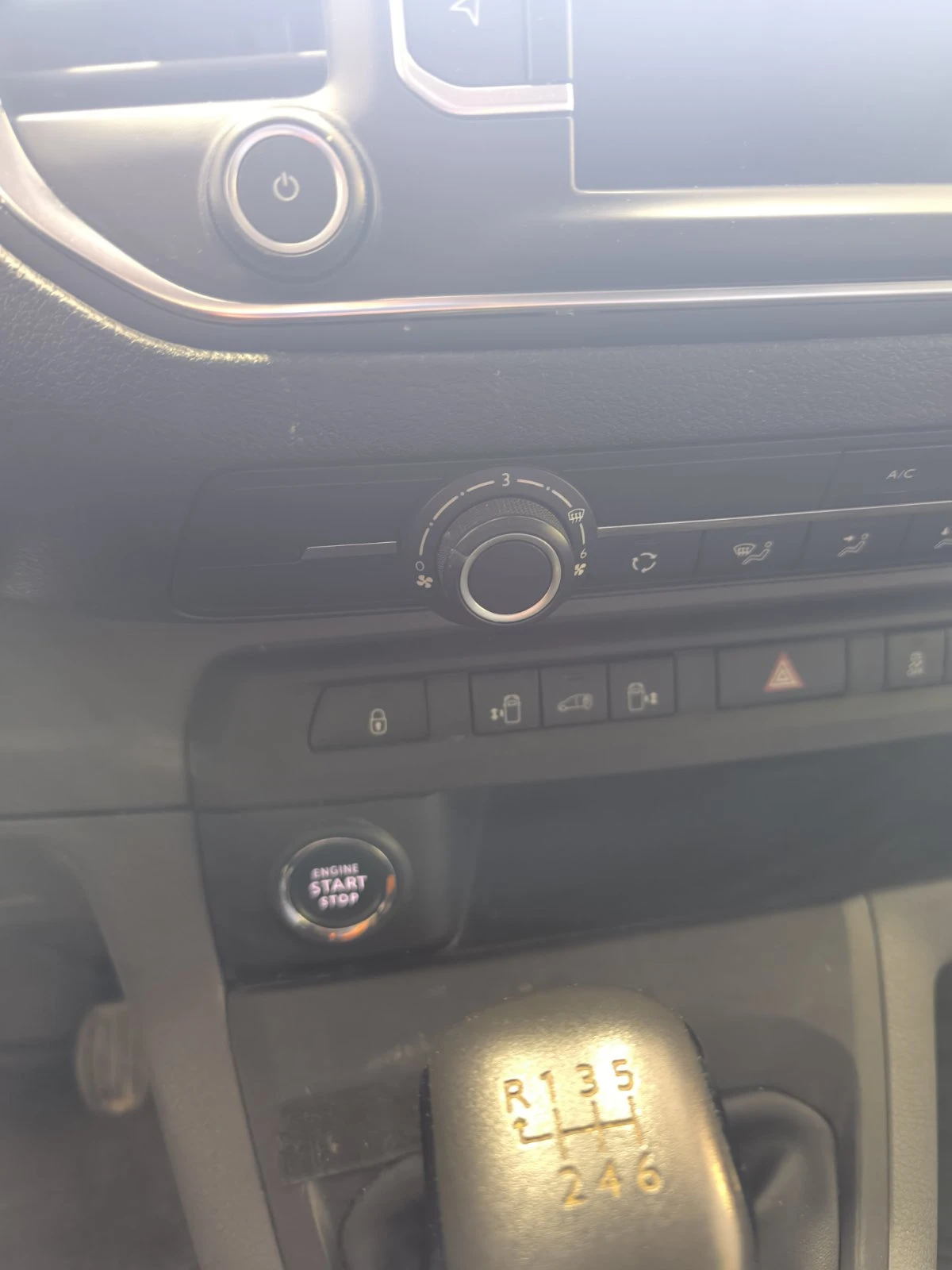 Peugeot Expert  2.0 Blue-HDi Asphalt, снимка 11 - Автомобили и джипове - 53877031