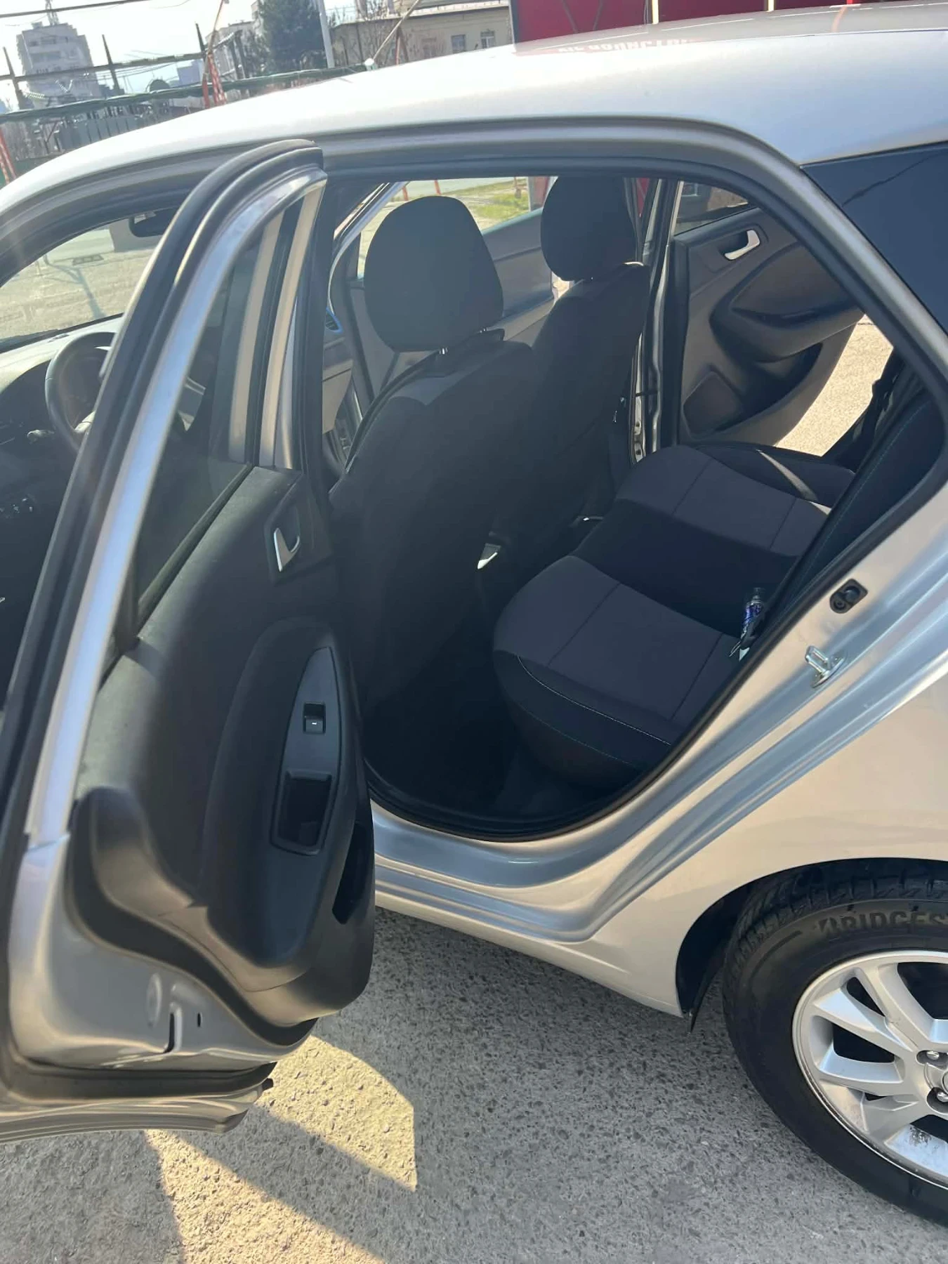 Hyundai I20, снимка 9 - Автомобили и джипове - 53878455