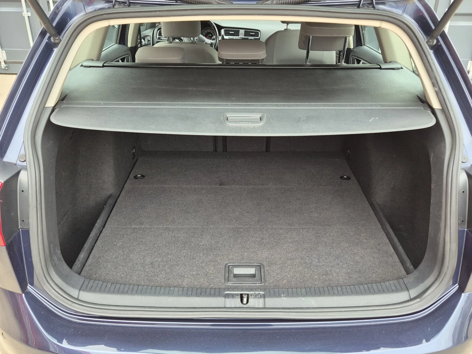 VW Golf 1.6 TDI* AUTO* NAVI* , снимка 8 - Автомобили и джипове - 54209433