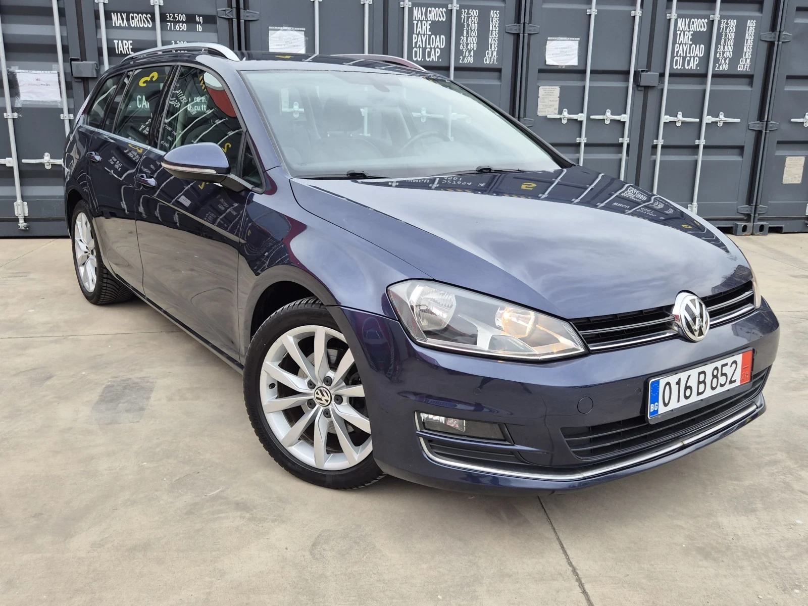 VW Golf 1.6 TDI* AUTO* NAVI* , снимка 3 - Автомобили и джипове - 54209433