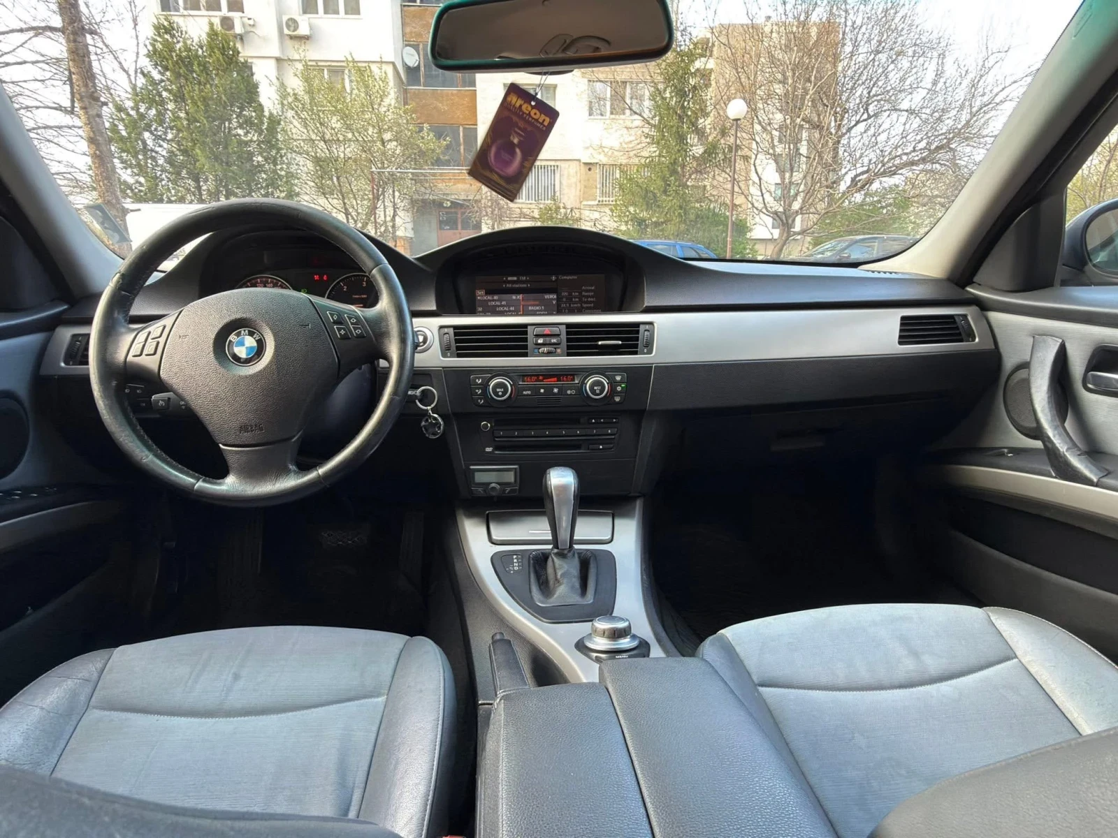 BMW 320 D автоматик, снимка 11 - Автомобили и джипове - 54229450