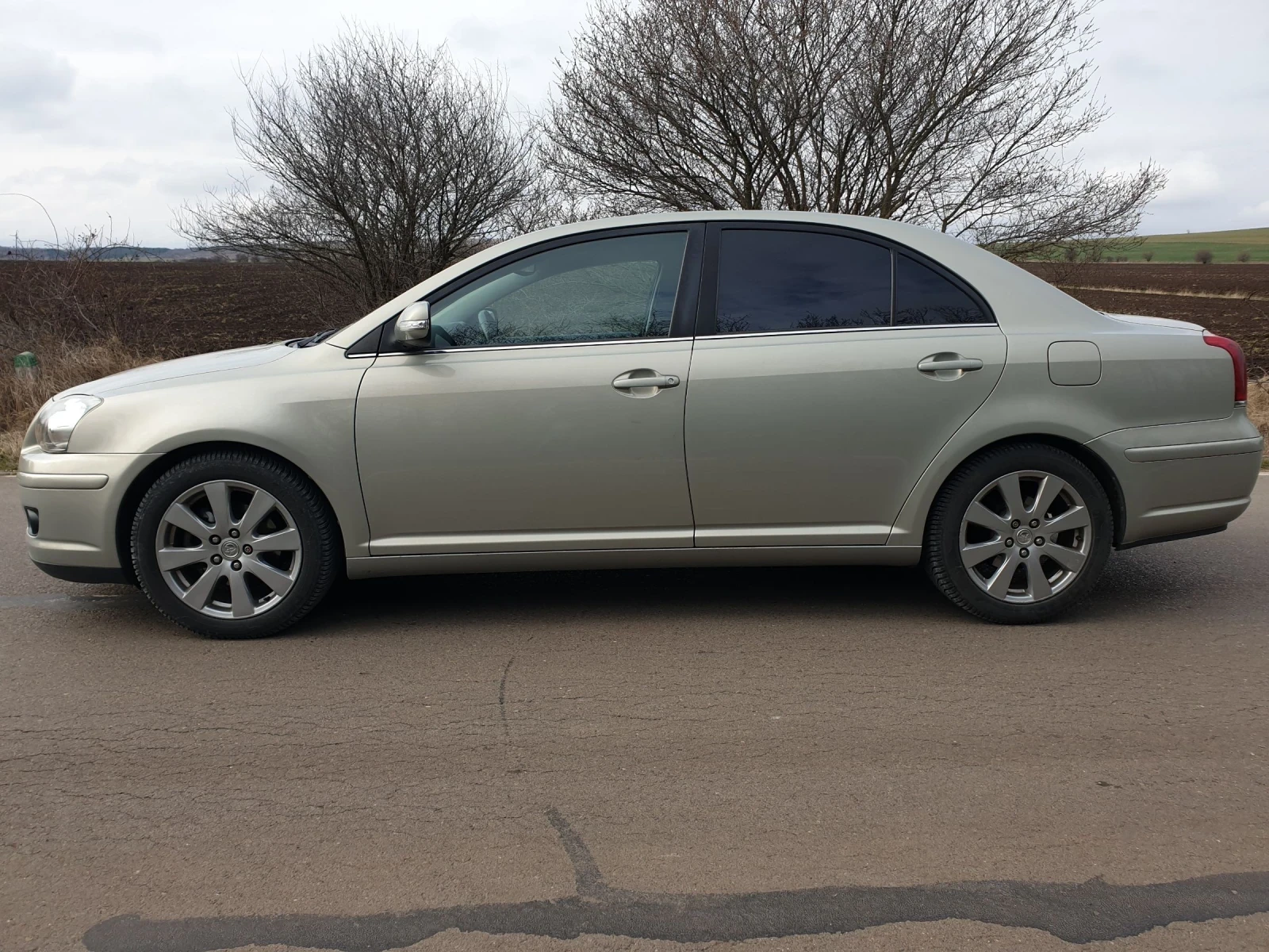 Toyota Avensis 2.2 D4D 150 к.с. , снимка 7 - Автомобили и джипове - 54549842