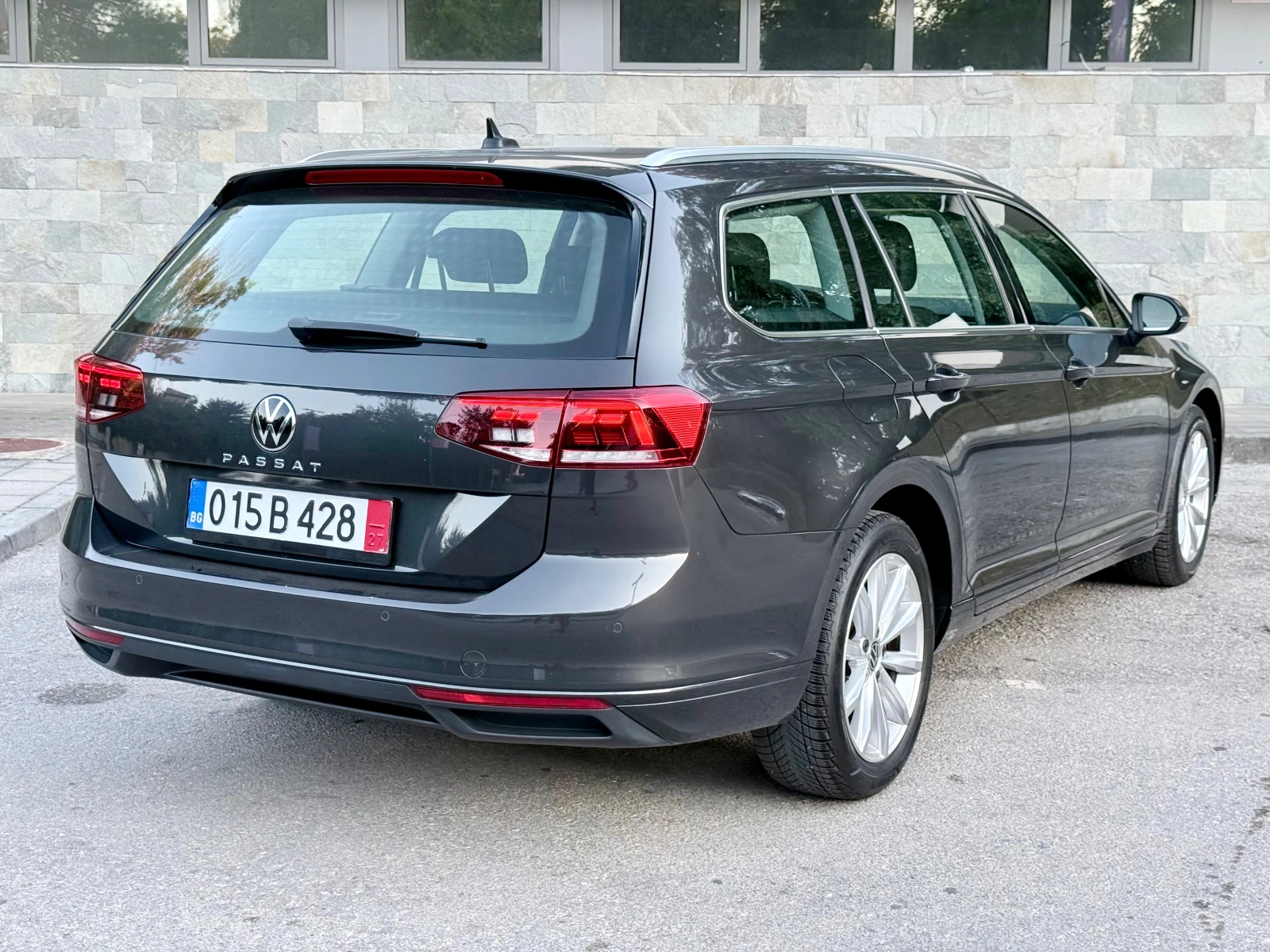VW Passat 2.0TDI-150k.c.* BUSSINES* DSG* Facelift* ЛИЗИНГ* , снимка 4 - Автомобили и джипове - 55311113