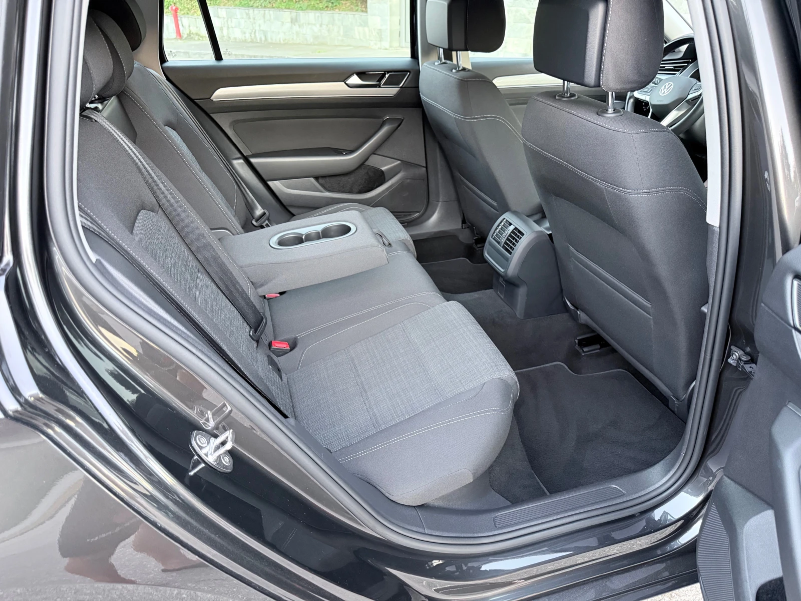 VW Passat 2.0TDI-150k.c.* BUSSINES* DSG* Facelift* ЛИЗИНГ* , снимка 9 - Автомобили и джипове - 55311113