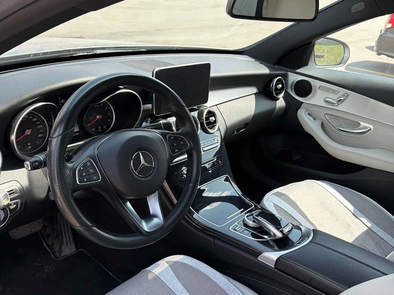 Mercedes-Benz C 300 * CARFAX * ОПЦИЯ ЗА ФИНАНСИРАНЕ * , снимка 7 - Автомобили и джипове - 55394884