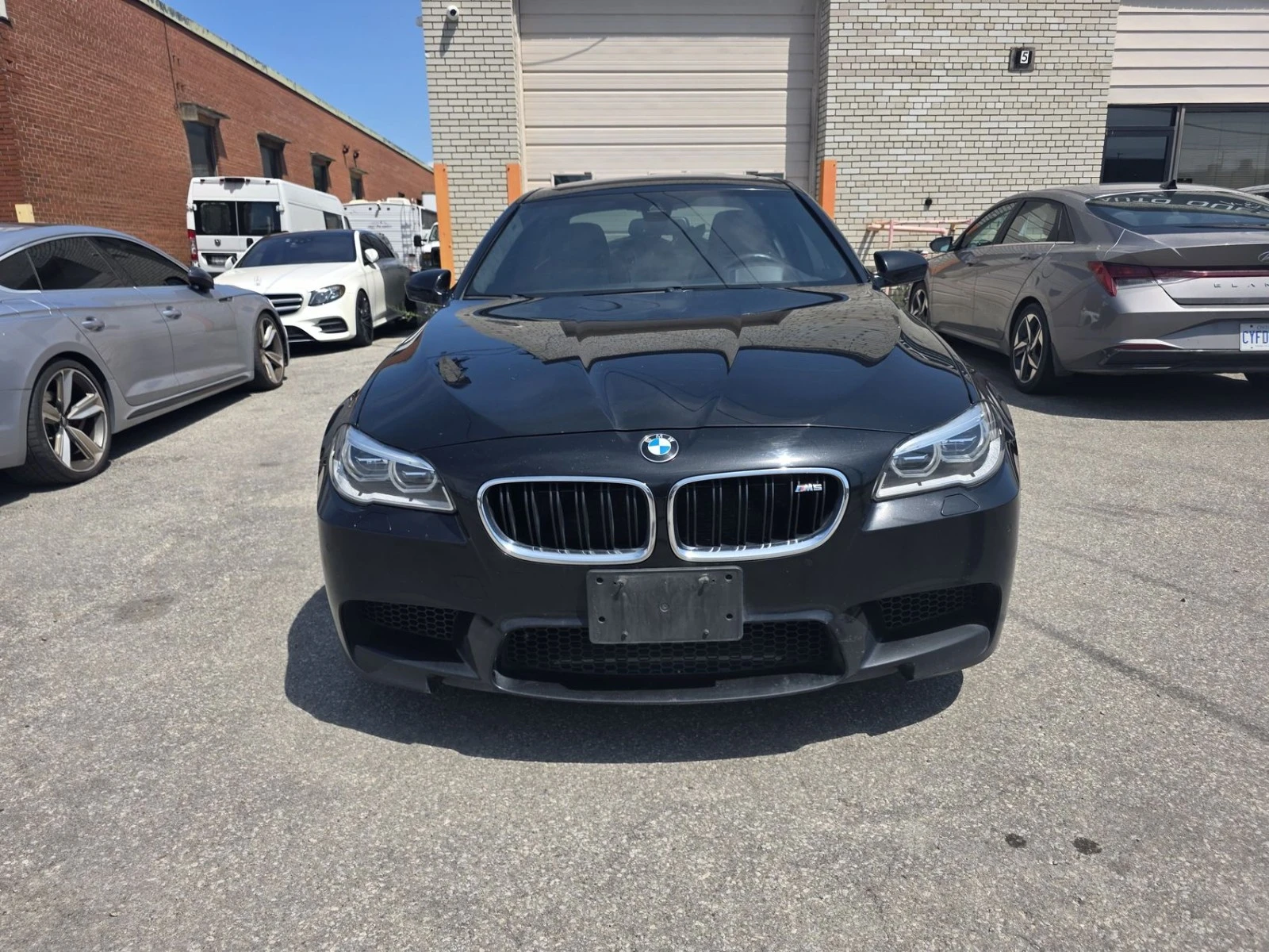 BMW M5 HARMAN KARDON* КОЖА* ПОДГРЕВ* КАМЕРА* ШИБИДАХ* LED, снимка 6 - Автомобили и джипове - 55511212