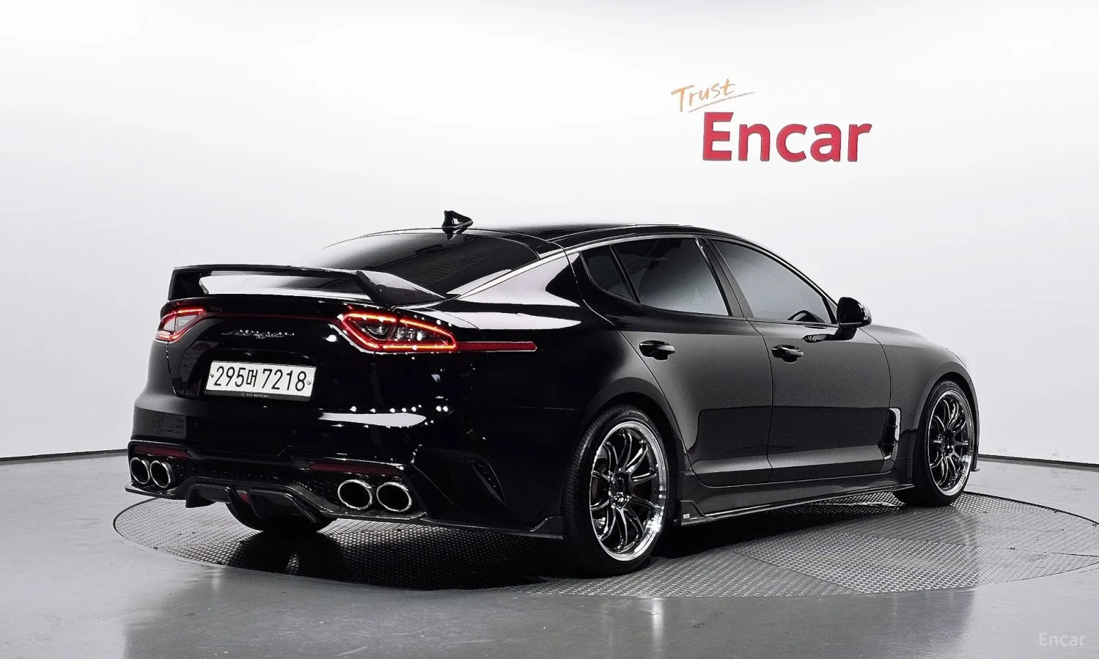 Kia Stinger Доста дорабки\Топ цена\ Фулл екстри, снимка 2 - Автомобили и джипове - 55583535