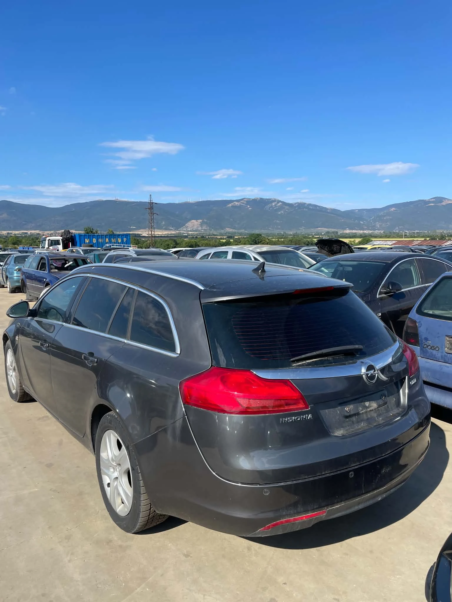 Opel Insignia, снимка 2 - Автомобили и джипове - 55734606