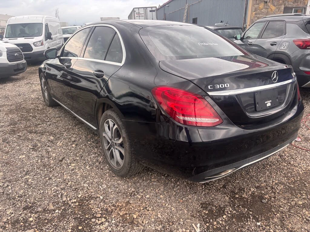 Mercedes-Benz C 300 4MATIC * ПОДГРЕВ * КАМЕРА, снимка 4 - Автомобили и джипове - 56102807
