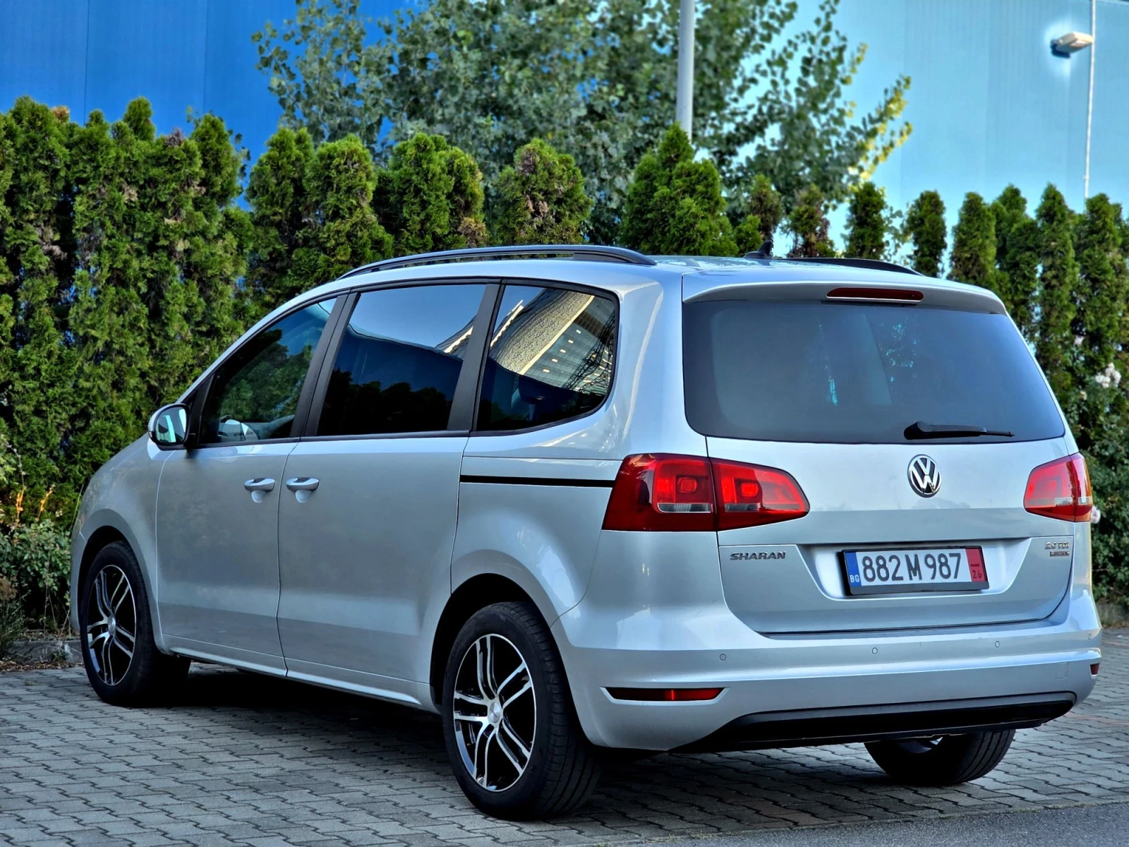 VW Sharan 2.0tdi / 4Motion  / 6+ 1 / Швейцария, снимка 6 - Автомобили и джипове - 56120272