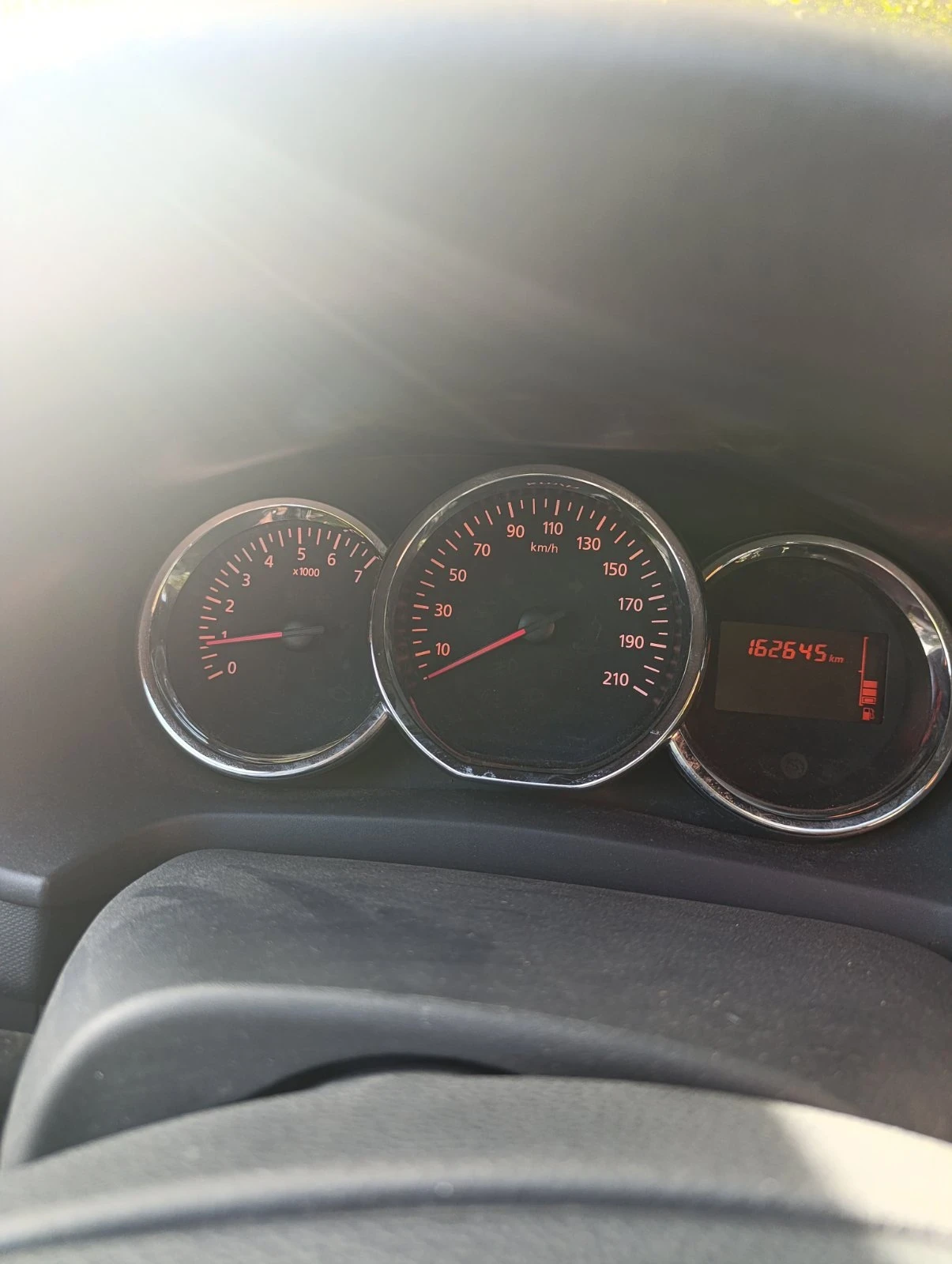 Dacia Logan, снимка 8 - Автомобили и джипове - 56290283