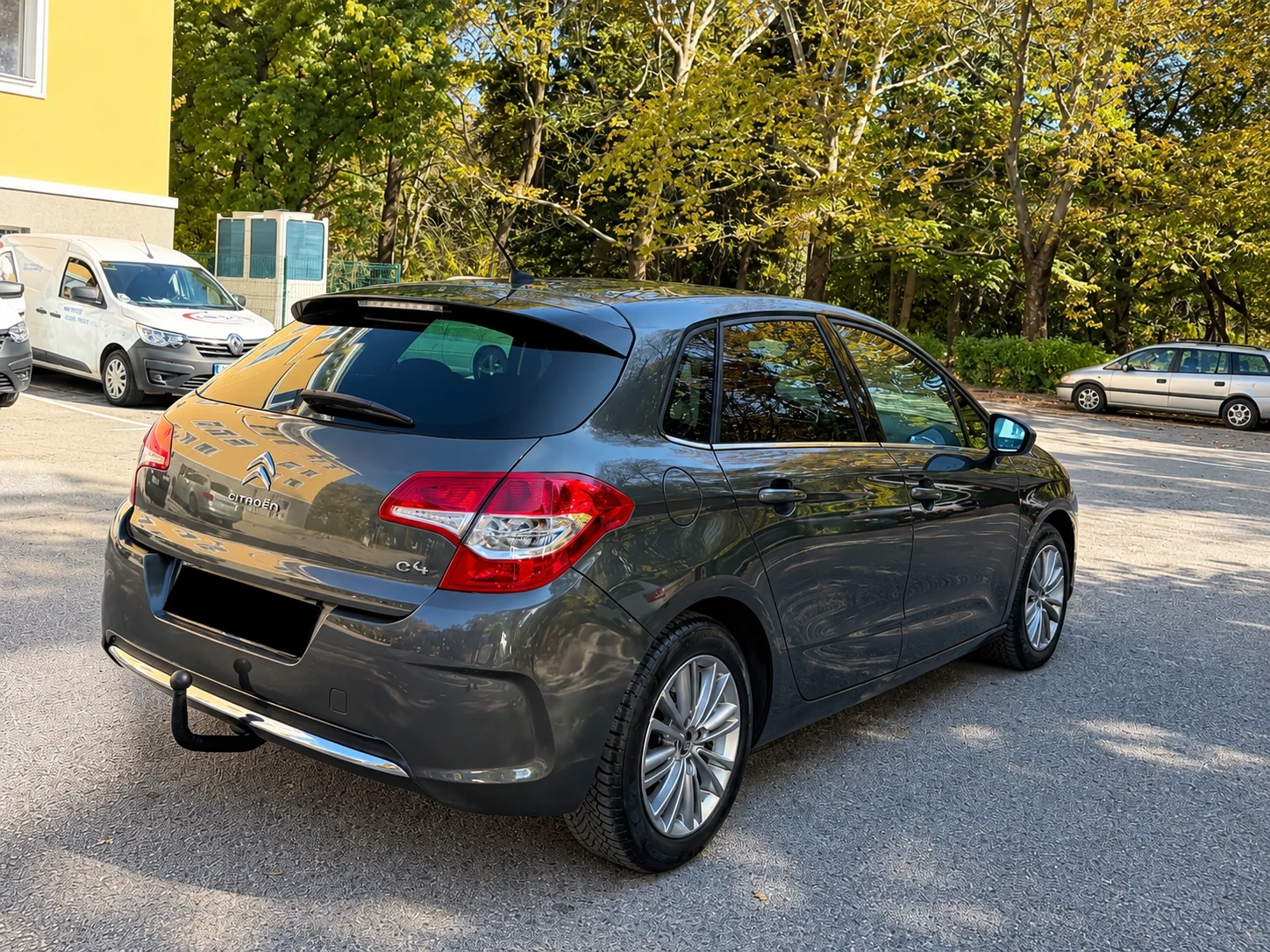 Citroen C4 1.6 i Уникат-Като нова, снимка 5 - Автомобили и джипове - 56601793