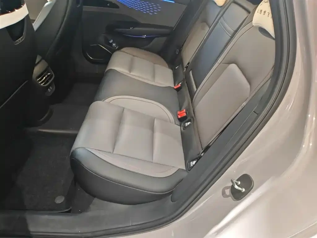 HongQi H9 EH7 2025 640 AWD Smart Selection Edition | Mobile.bg � ����������� 12