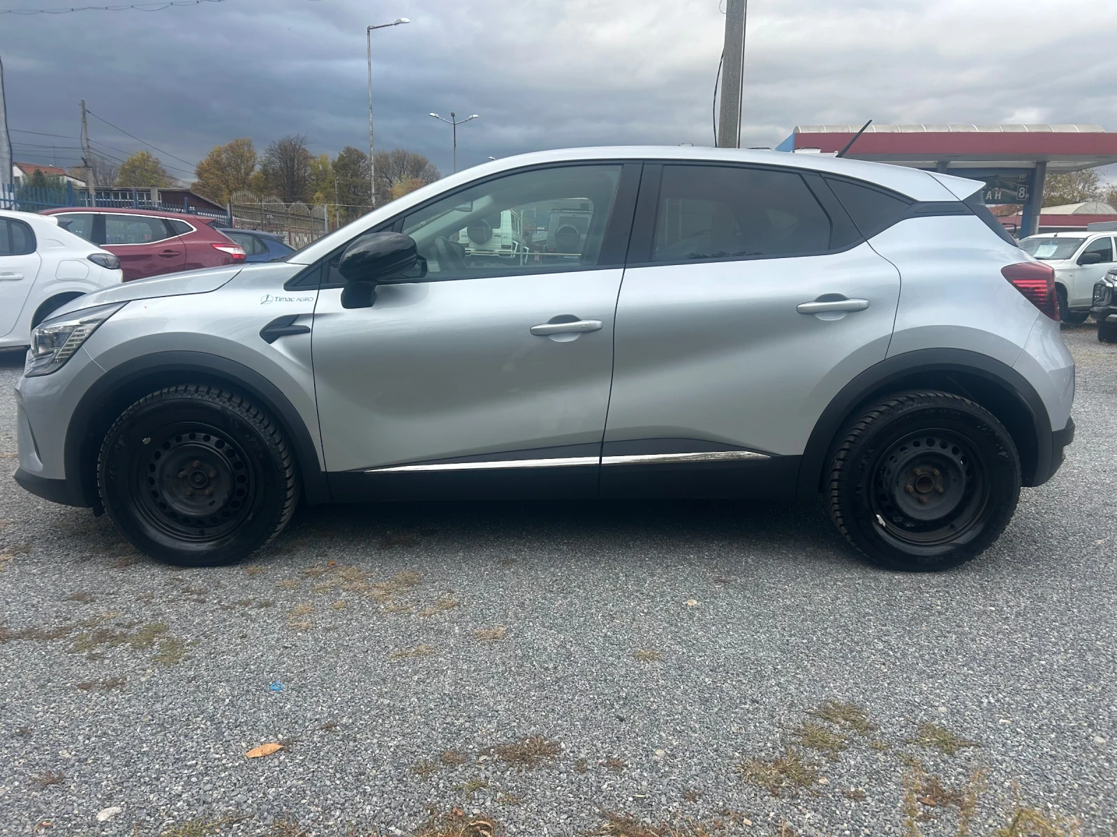 Renault Captur 1.5 DCI, снимка 4 - Автомобили и джипове - 56725559