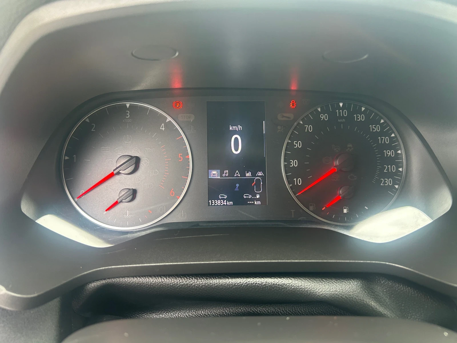 Renault Captur 1.5 DCI, снимка 14 - Автомобили и джипове - 56725559