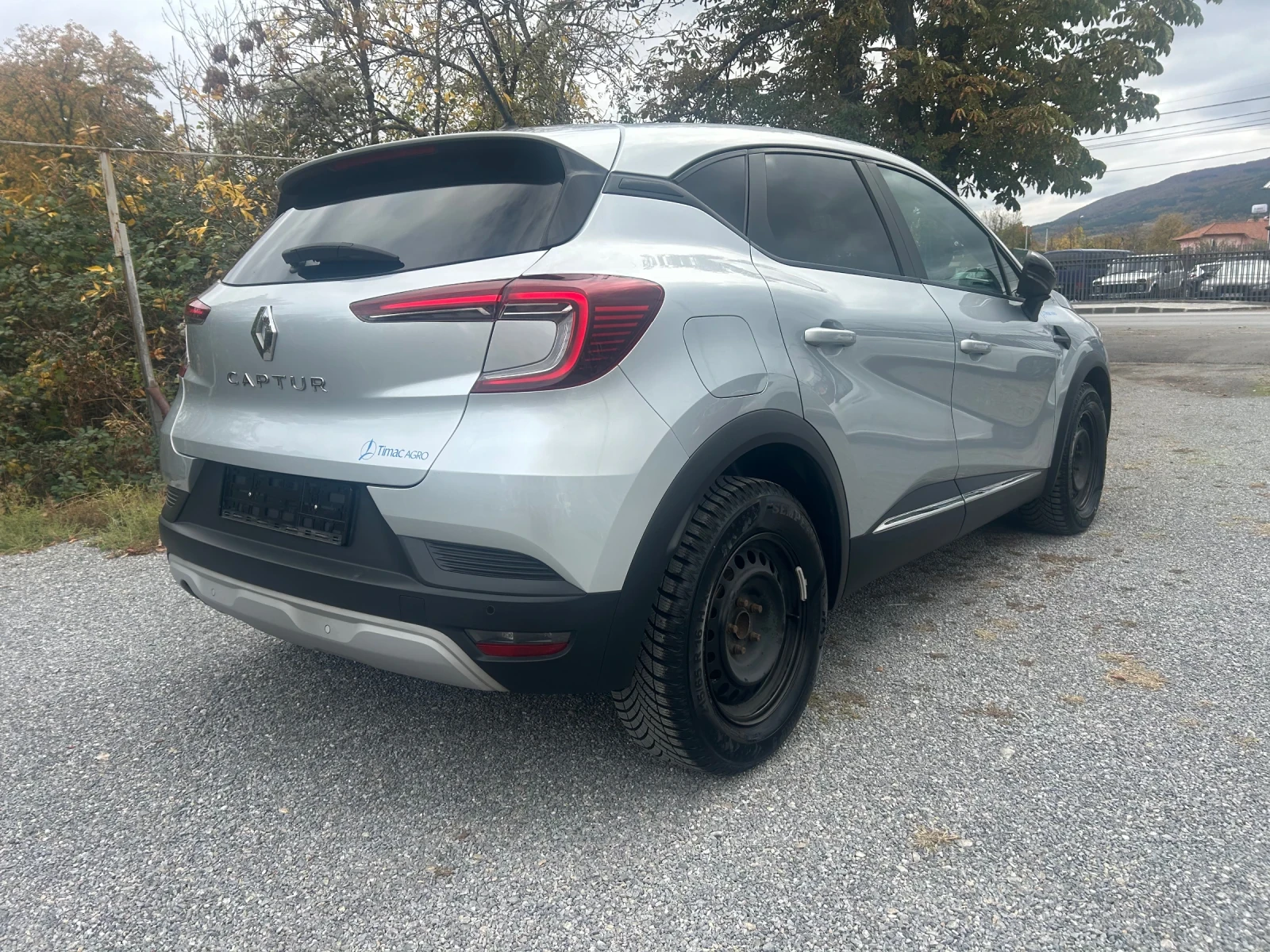 Renault Captur 1.5 DCI, снимка 7 - Автомобили и джипове - 56725559