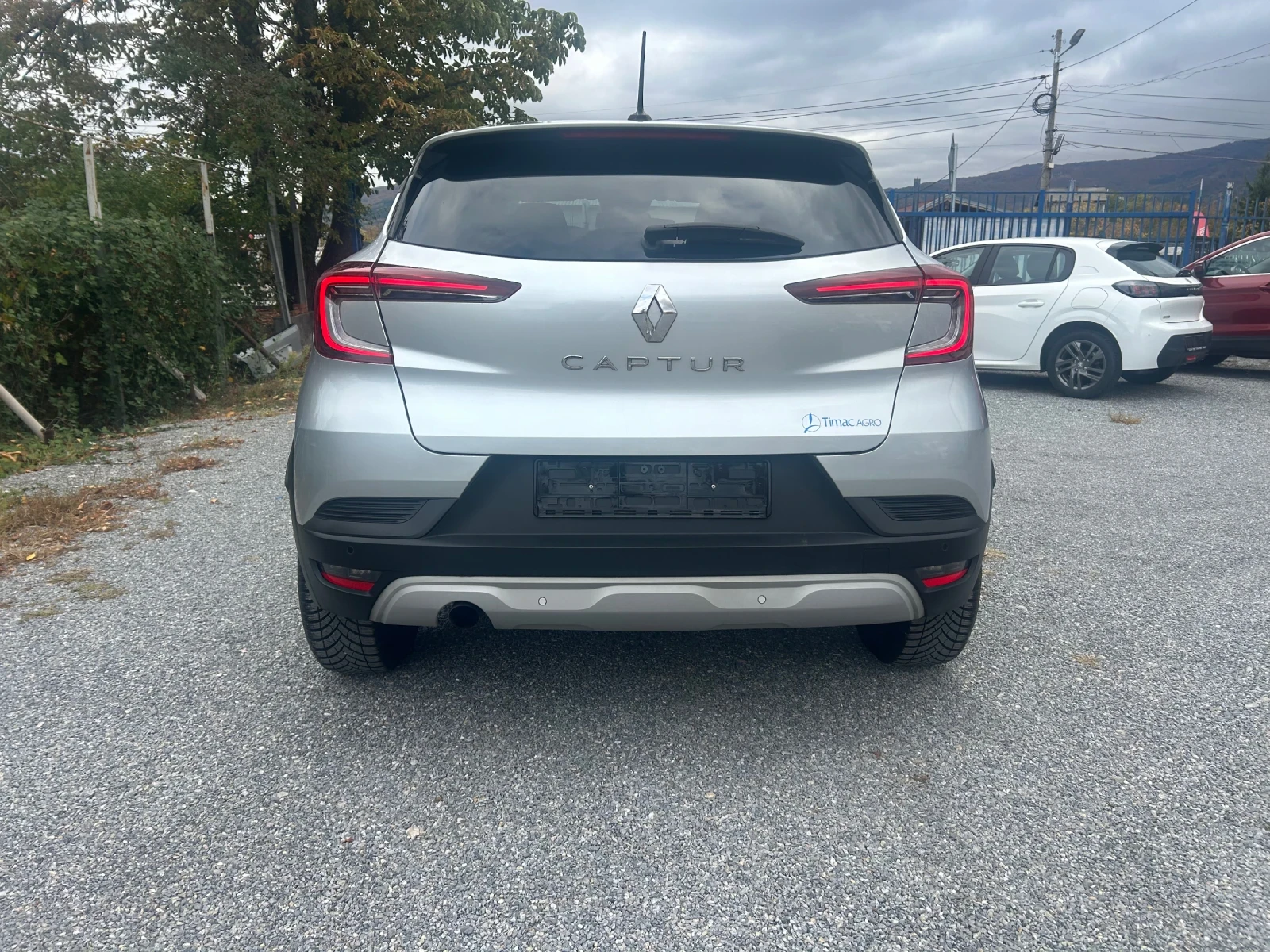 Renault Captur 1.5 DCI, снимка 6 - Автомобили и джипове - 56725559
