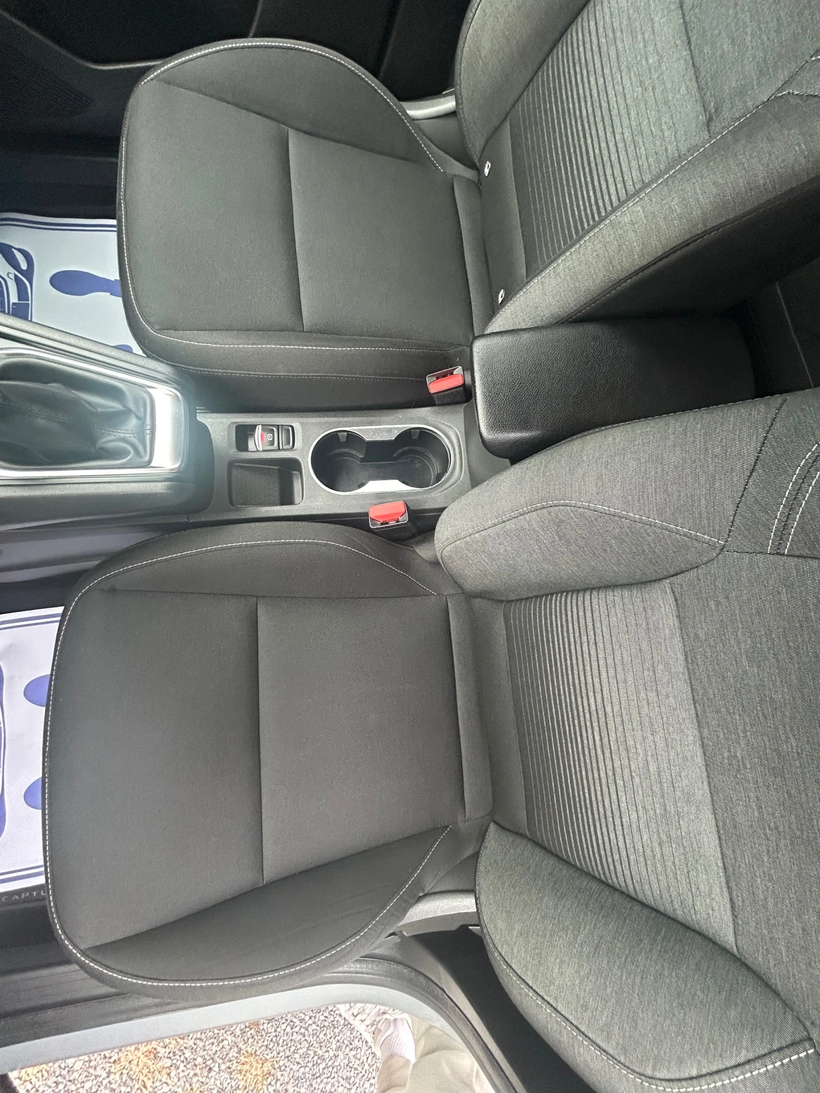 Renault Captur 1.5 DCI, снимка 13 - Автомобили и джипове - 56725559