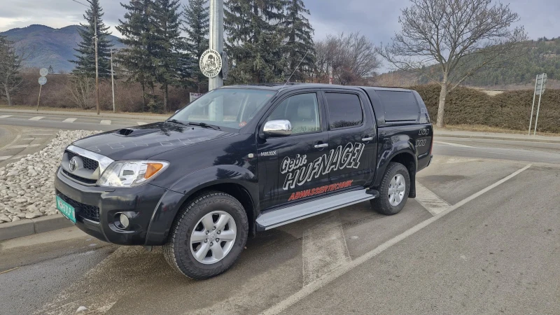 Toyota Hilux 3.0  D-4D170 Климатроник 4X4, снимка 1 - Автомобили и джипове - 48588064