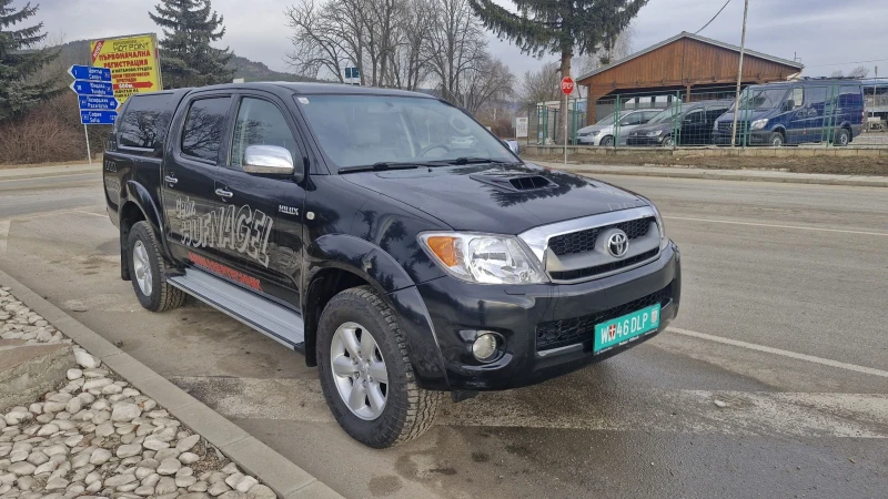 Toyota Hilux 3.0  D-4D170 Климатроник 4X4, снимка 2 - Автомобили и джипове - 48588064