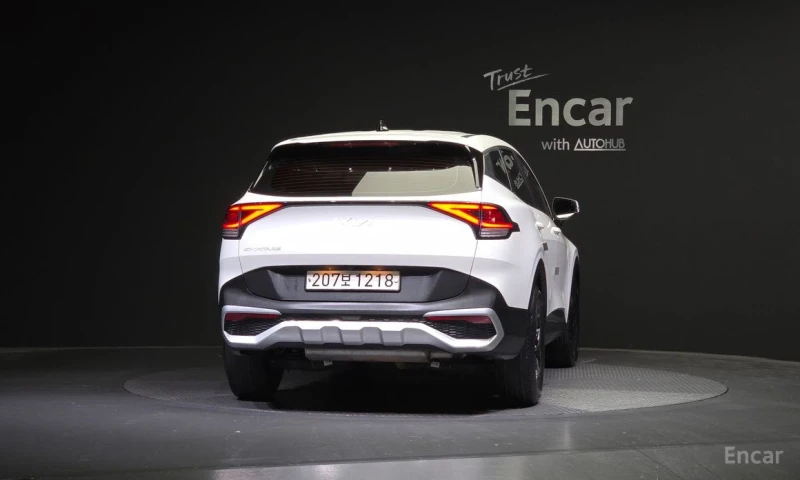 Kia Sportage 1.6 TURBO TRENDY* НАЙ-ДОБРА ЦЕНА В БЪЛГАРИЯ* , снимка 2 - Автомобили и джипове - 51274135