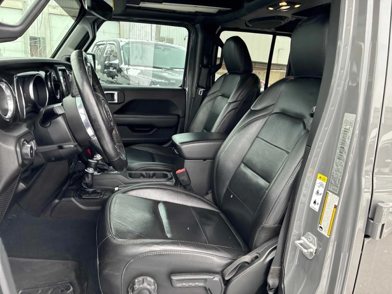 Jeep Wrangler 2020 Sahara Altitude * CARFAX * БЕЗ ПЪРВОНАЧАЛНА, снимка 11 - Автомобили и джипове - 52901160