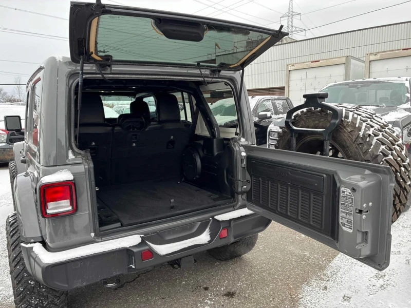 Jeep Wrangler 2020 Sahara Altitude * CARFAX * БЕЗ ПЪРВОНАЧАЛНА, снимка 12 - Автомобили и джипове - 52901160