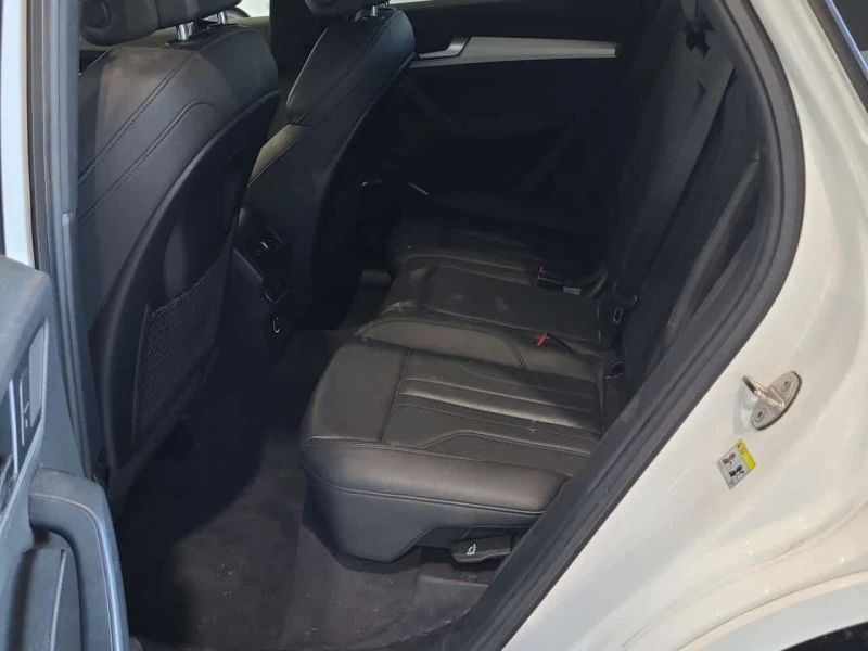 Audi Q5 * PROGRESSIV * CARFAX * БЕЗ ПЪРВОНАЧАЛНА ВНОСКА, снимка 12 - Автомобили и джипове - 53534857