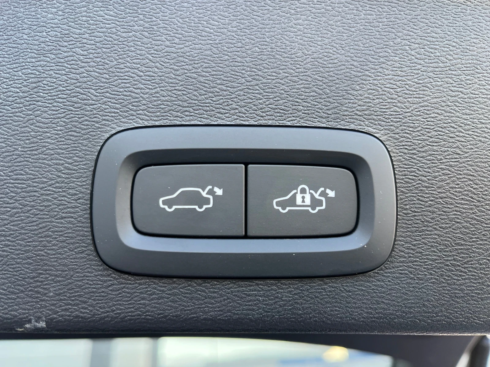 Volvo XC40 B5 awd 250k.c 6000km euro6 | Mobile.bg   13