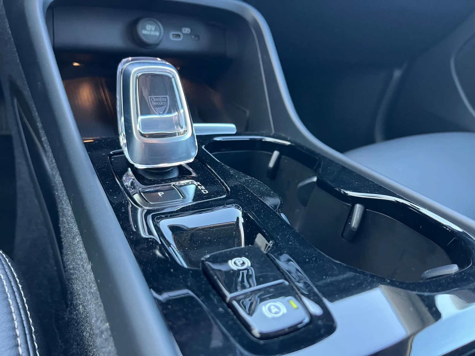 Volvo XC40 B5 awd 250k.c 6000km euro6 | Mobile.bg   15