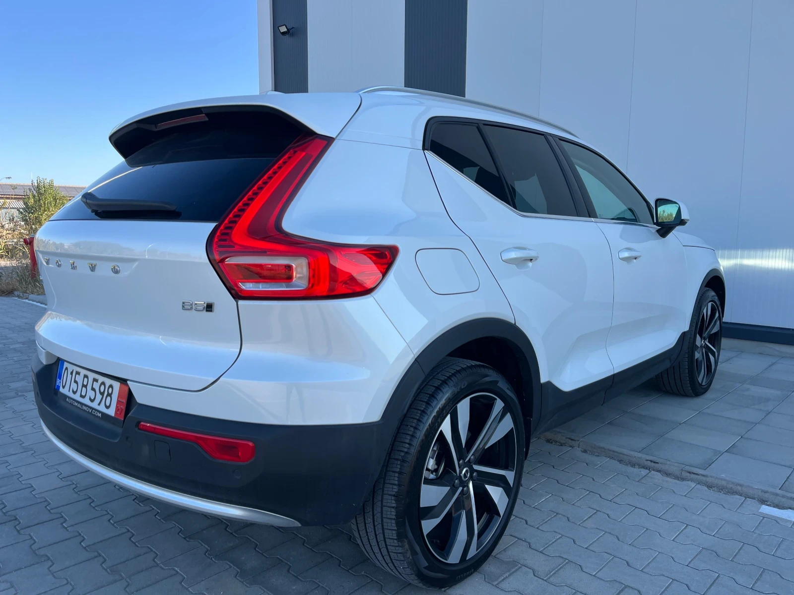 Volvo XC40 B5 awd 250k.c 6000km euro6 - изображение 5