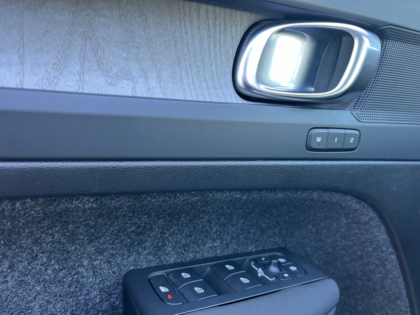 Volvo XC40 B5 awd 250k.c 6000km euro6 | Mobile.bg   16