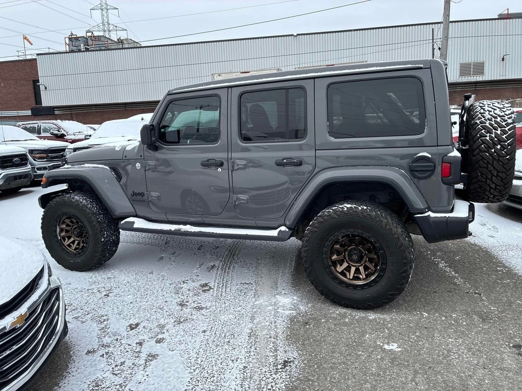 Jeep Wrangler 2020 Sahara Altitude * CARFAX * БЕЗ ПЪРВОНАЧАЛНА - изображение 3