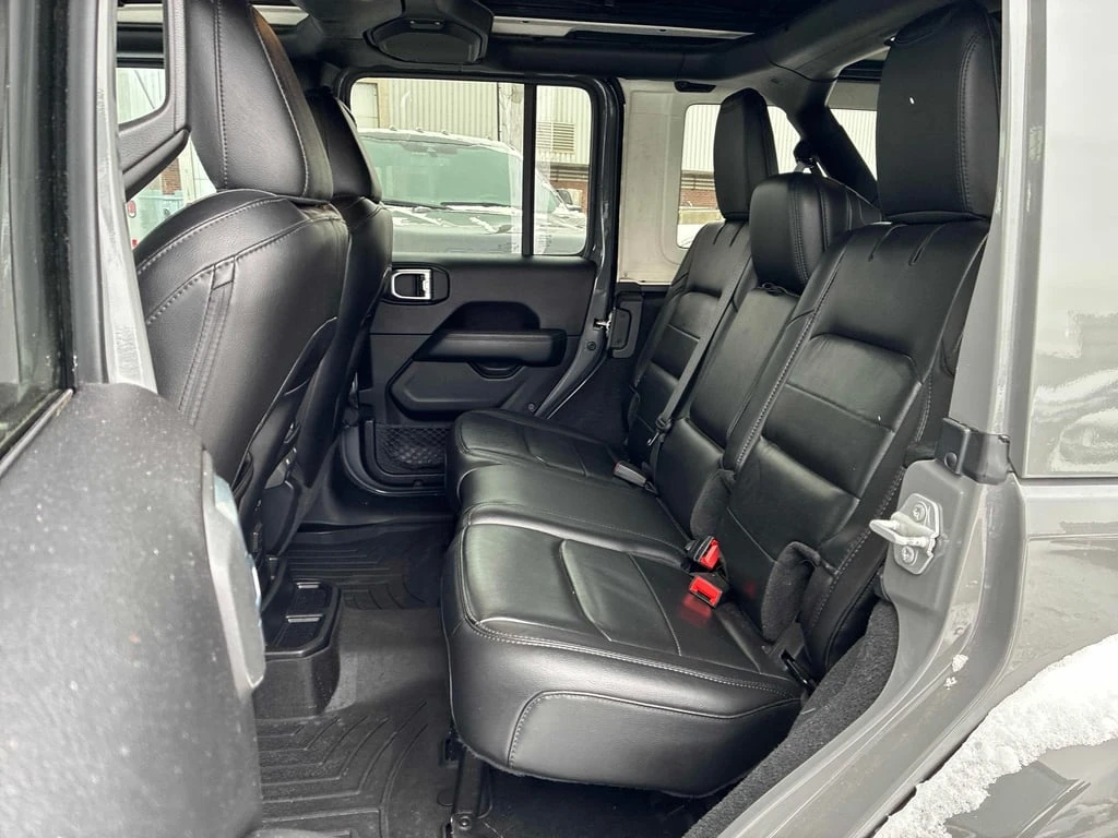 Jeep Wrangler 2020 Sahara Altitude * CARFAX * БЕЗ ПЪРВОНАЧАЛНА - изображение 10