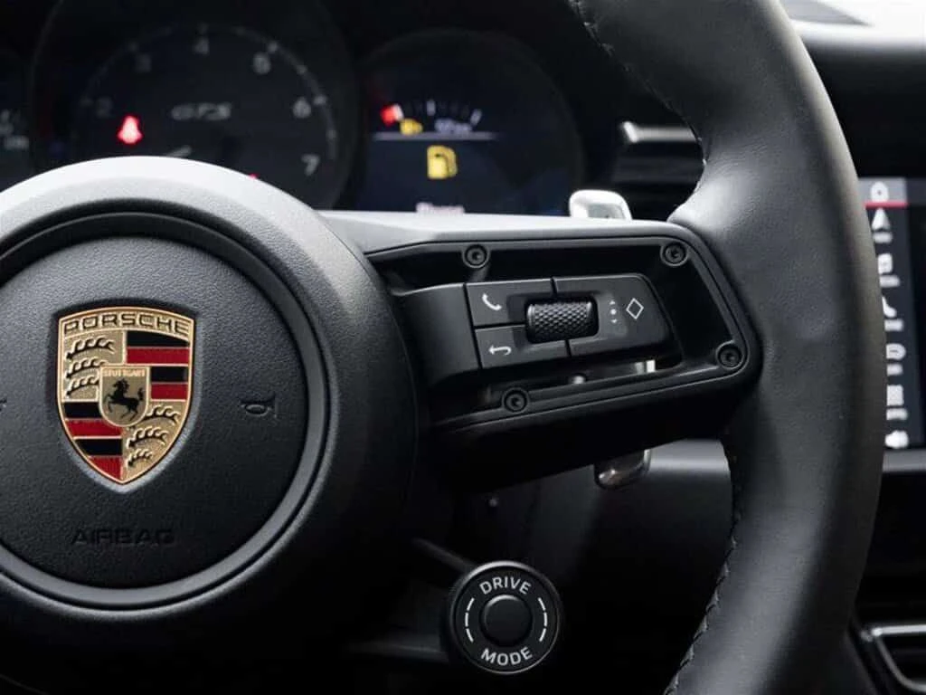 Porsche Macan * GTS * ПОДГРЕВ * ПАНОРАМА * ОБДУХВАНЕ * ДИСТРОНИК - изображение 10