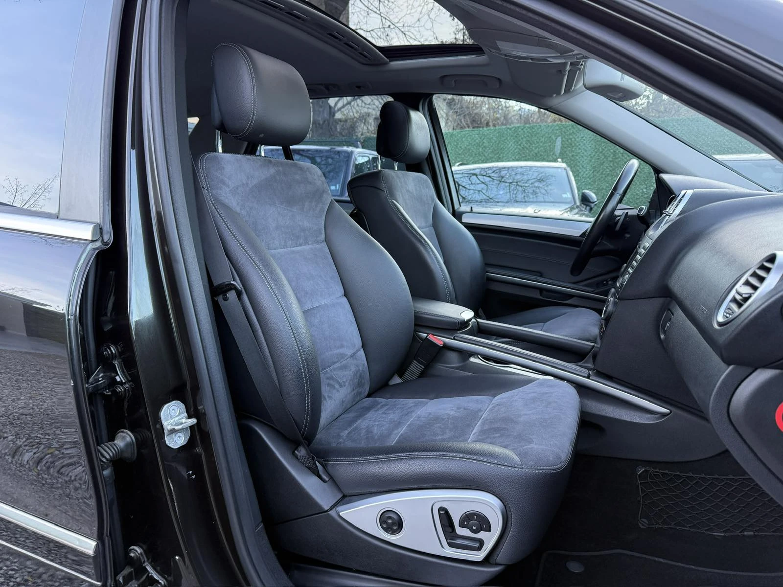 Mercedes-Benz ML 350, снимка 10 - Автомобили и джипове - 54326398